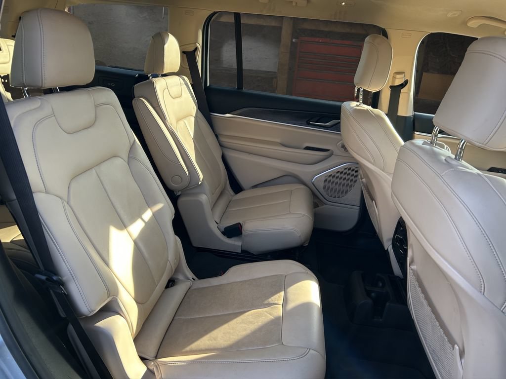 Used 2021 Jeep Grand Cherokee L Limited AWD/4WD image 18