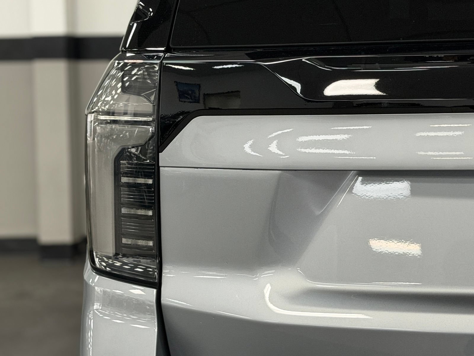 Used 2025 Chevrolet Tahoe Premier AWD/4WD image 13