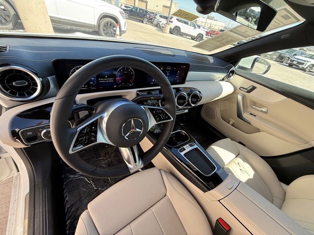 Used 2025 Mercedes-Benz CLA 250 image 13