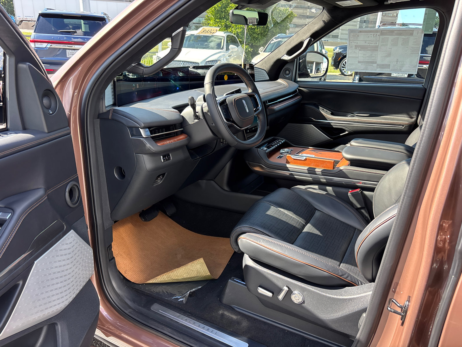 New 2025 Lincoln Navigator L Black Label image 25
