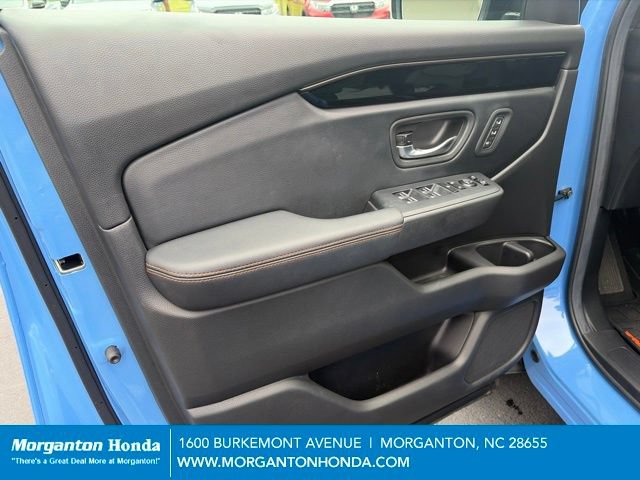 Used 2025 Honda Pilot TrailSport image 13