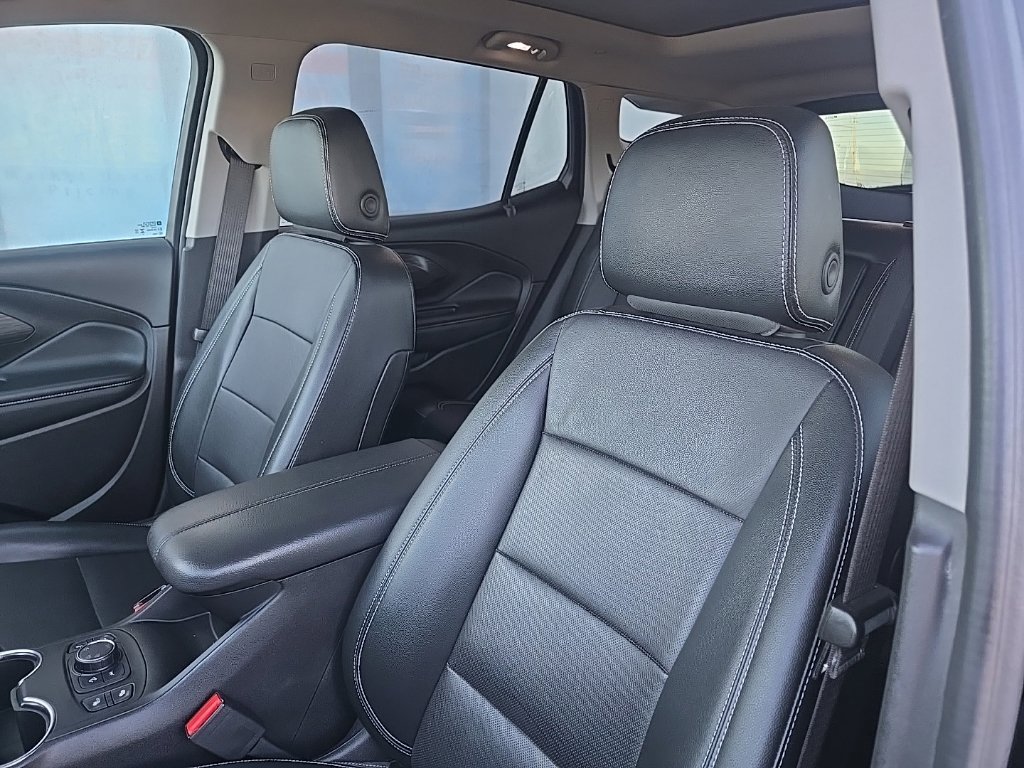 Used 2024 GMC Terrain SLT w/ Elevation Edition AWD/4WD image 8