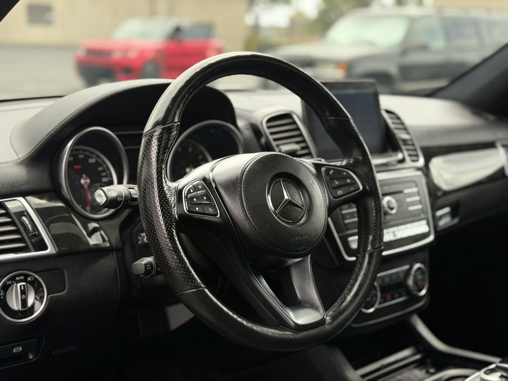 Used 2017 Mercedes-Benz GLS 550 4MATIC image 17