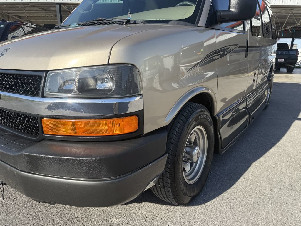 Used 2011 Chevrolet Express 2500 w/ Power Package RWD image 4