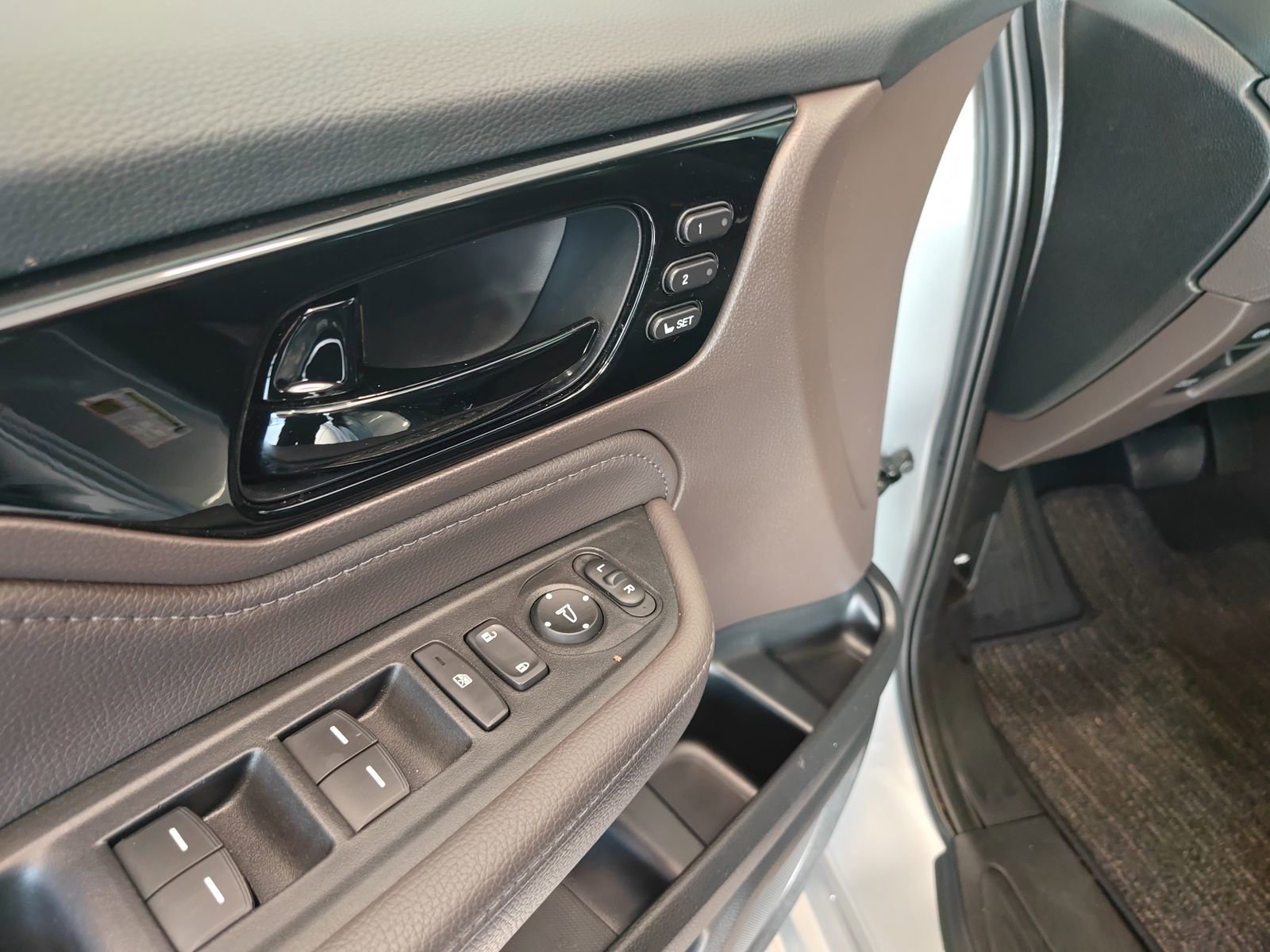 Used 2023 Honda Odyssey Touring image 9
