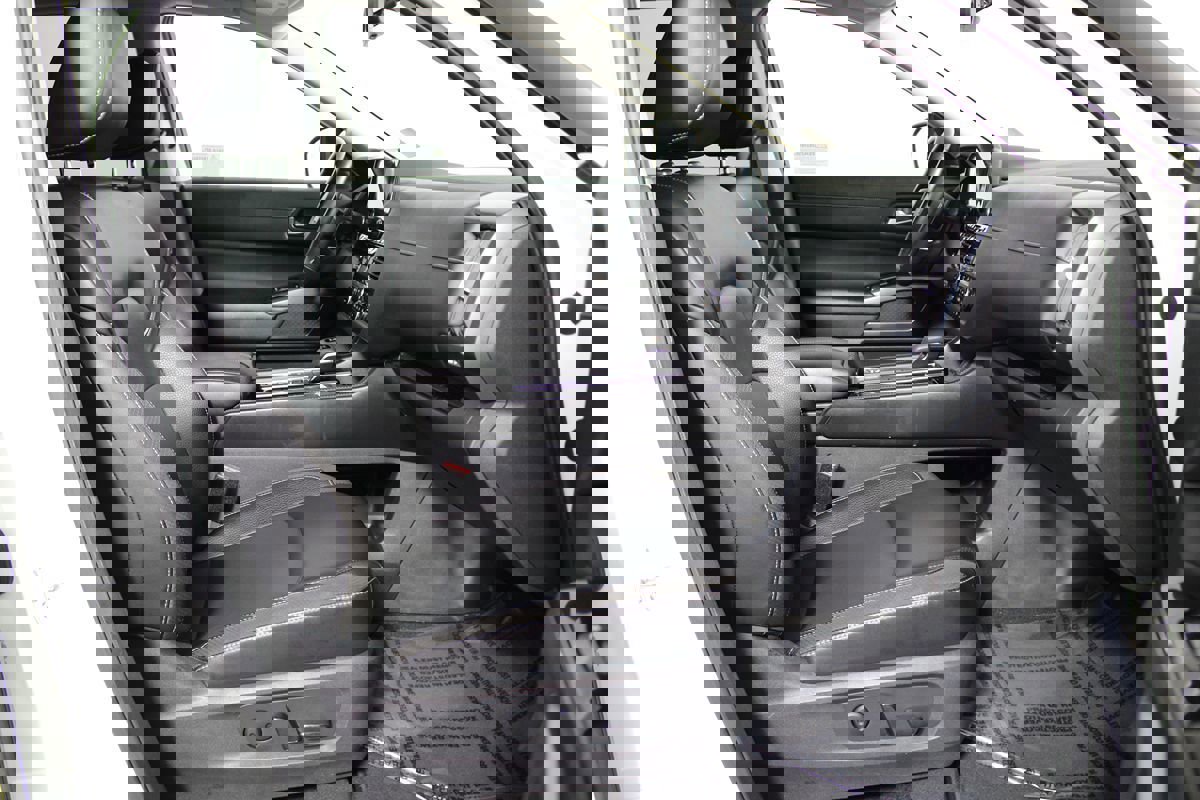 Used 2023 Nissan Pathfinder SL image 16