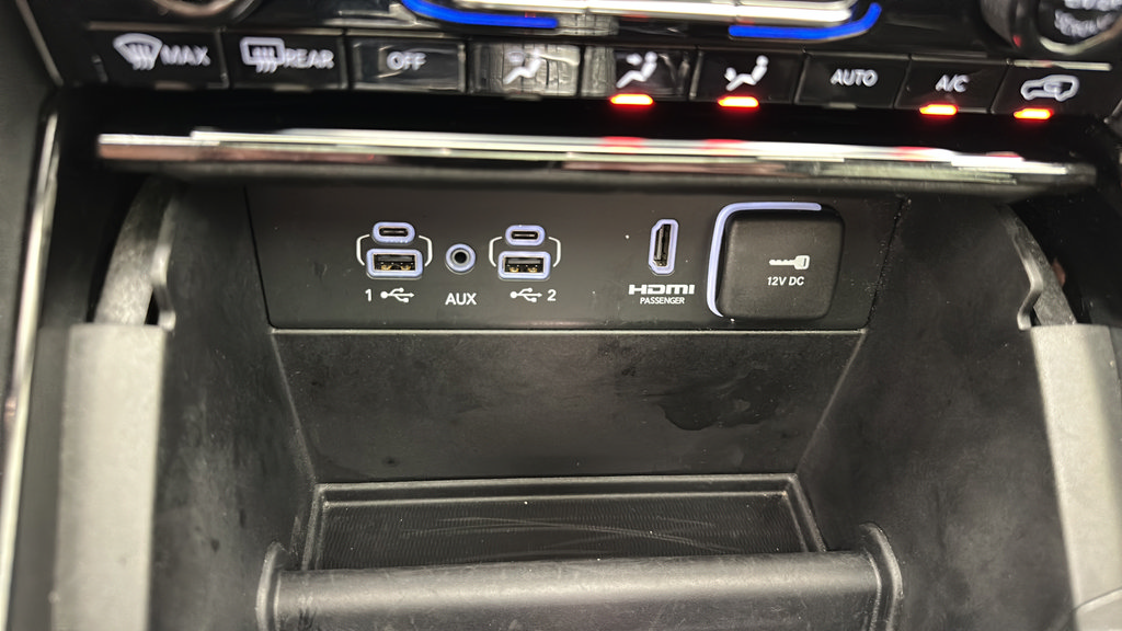Used 2023 Jeep Grand Cherokee 4WD 4xe image 23