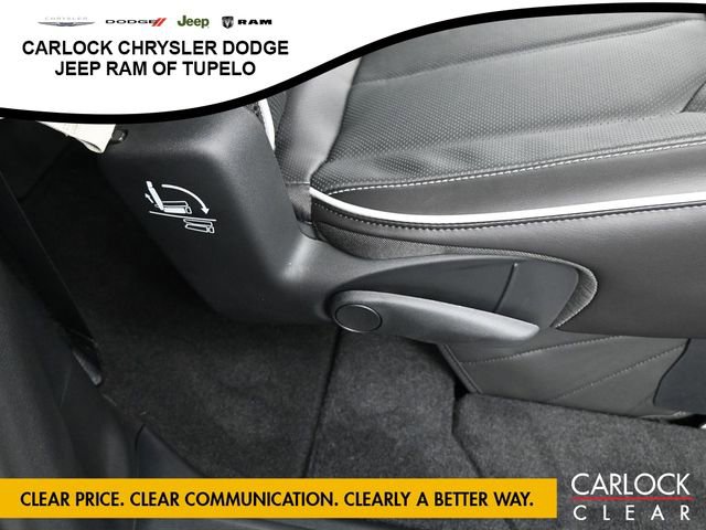 New 2026 Chrysler Pacifica Limited w/ Uconnect Theater Family Group image 15