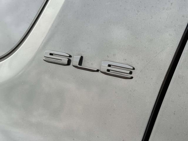 Certified 2023 GMC Acadia SLE w/ Driver Convenience Package image 5