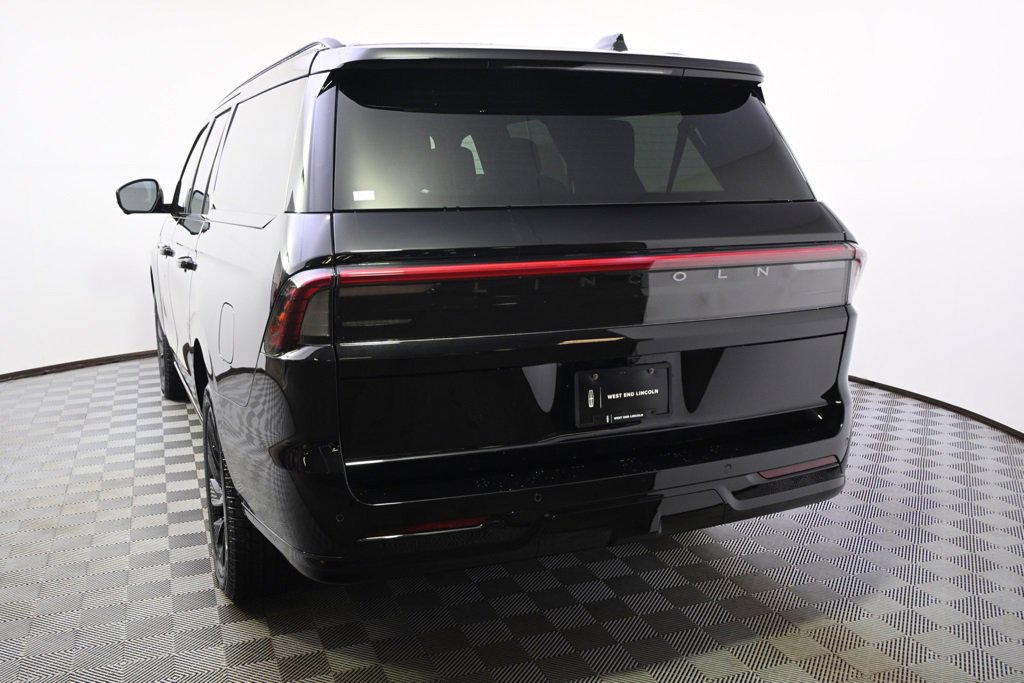 New 2026 Lincoln Navigator L Reserve w/ Jet Appearance Package image 4