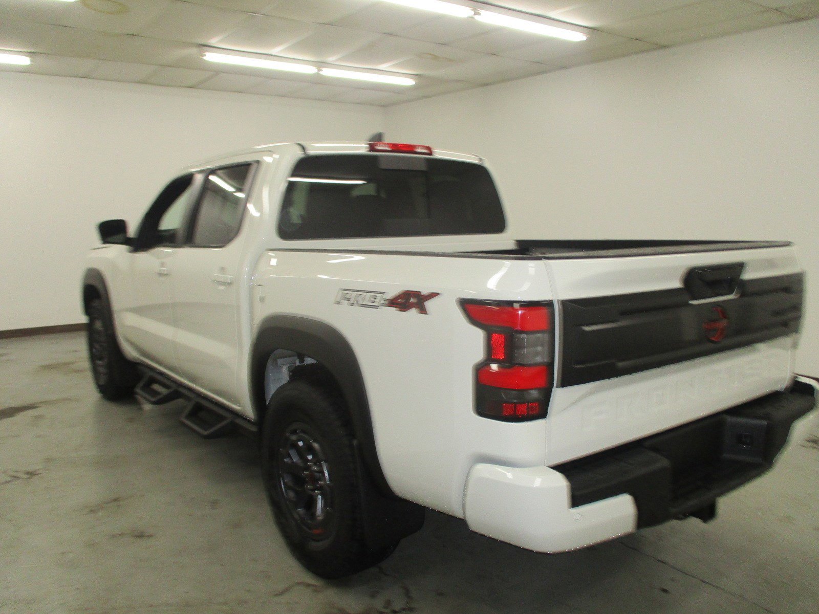 New 2025 Nissan Frontier PRO-4X w/ Pro Premium Package image 9