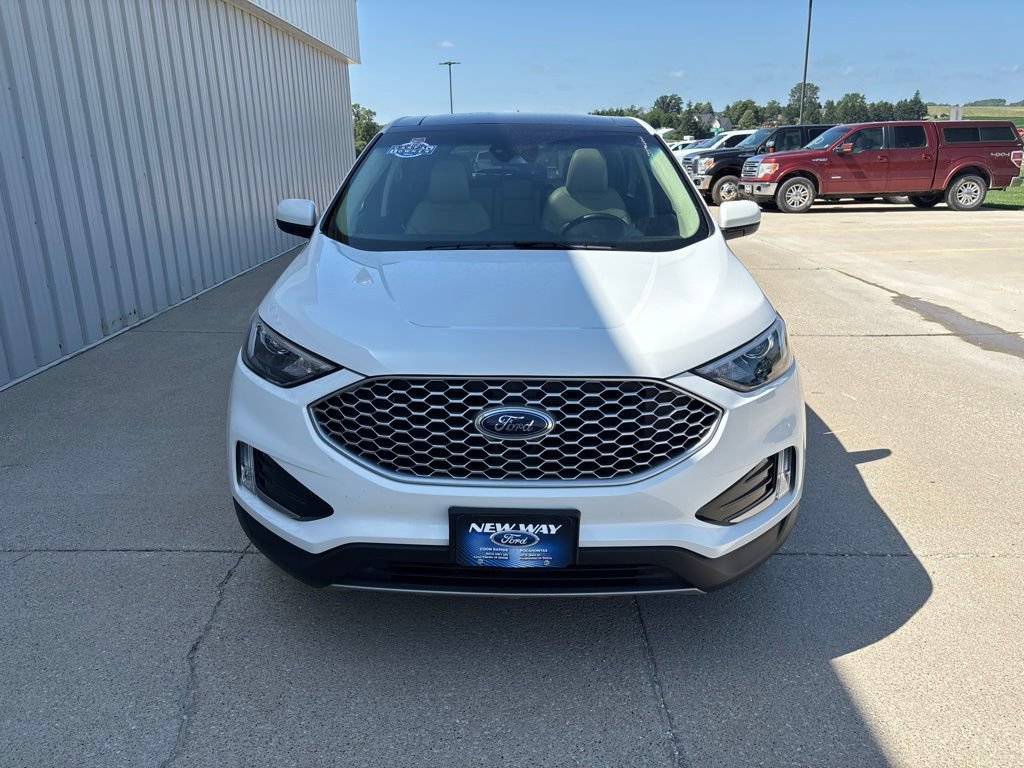 Used 2023 Ford Edge SEL w/ Convenience Package AWD/4WD image 2