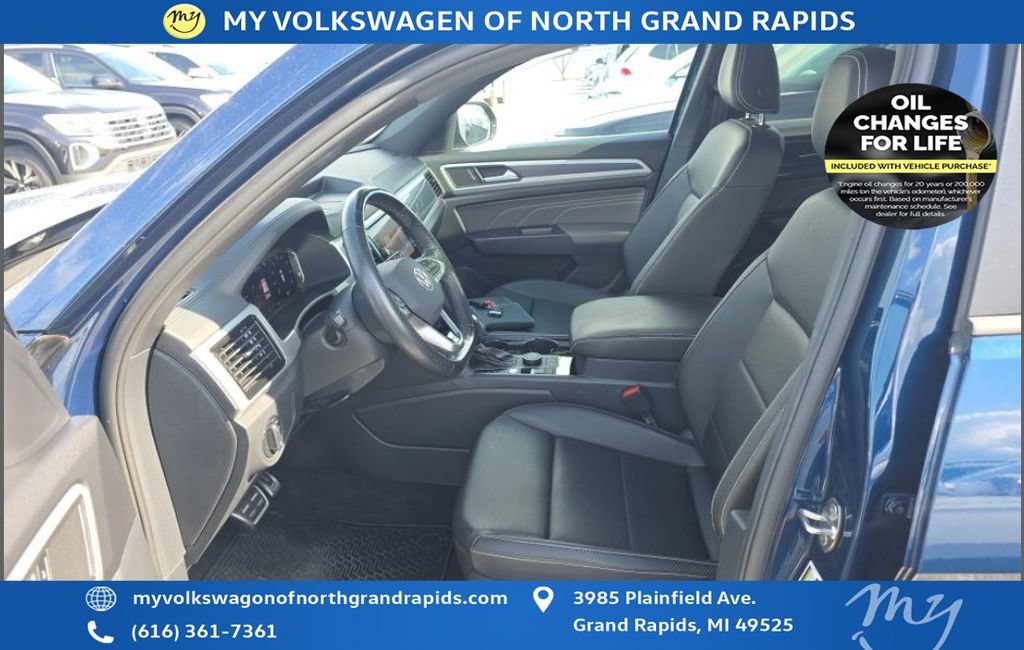 Used 2023 Volkswagen Atlas Cross Sport SEL R-Line AWD/4WD image 10