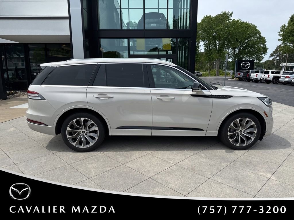Used 2023 Lincoln Aviator Grand Touring w/ Equipment Group 301A AWD/4WD image 5