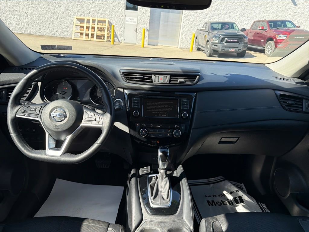 Used 2019 Nissan Rogue SL w/ Premium Package image 13