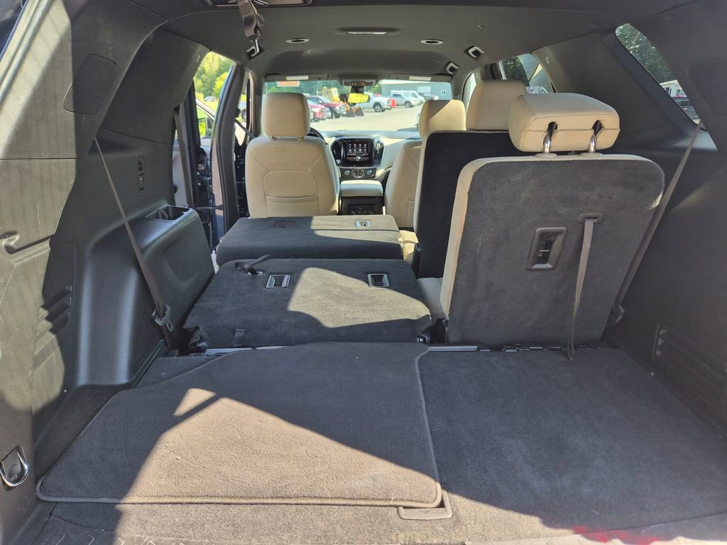 Used 2022 Chevrolet Traverse LS image 18