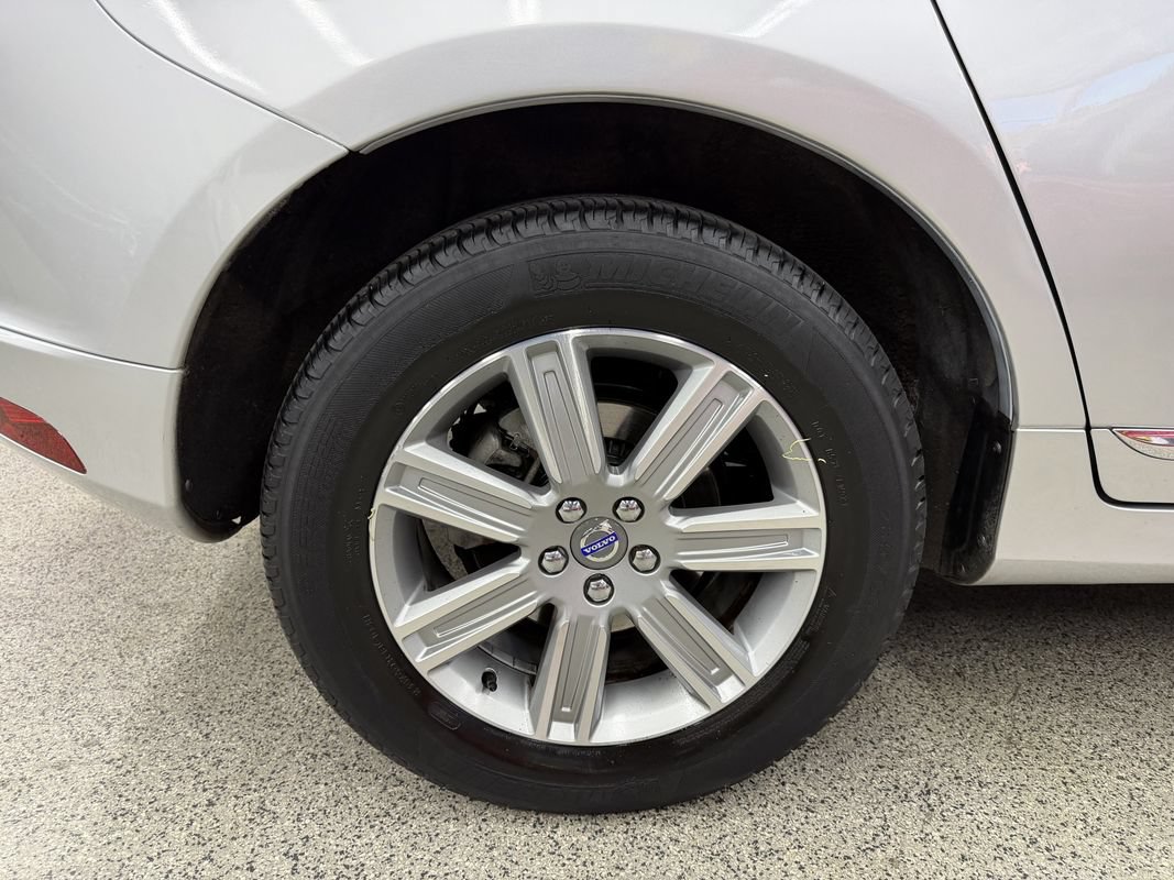 Used 2017 Volvo XC60 T5 Inscription w/ Advanced Package AWD/4WD image 39