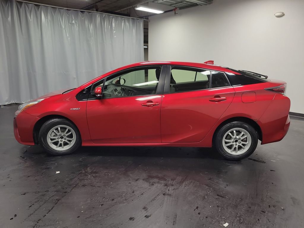 Used 2016 Toyota Prius Three image 5