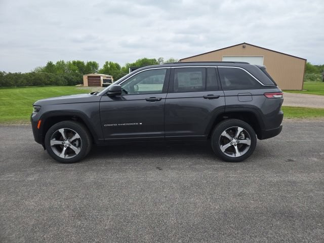 New 2026 Jeep Grand Cherokee Limited AWD/4WD image 3