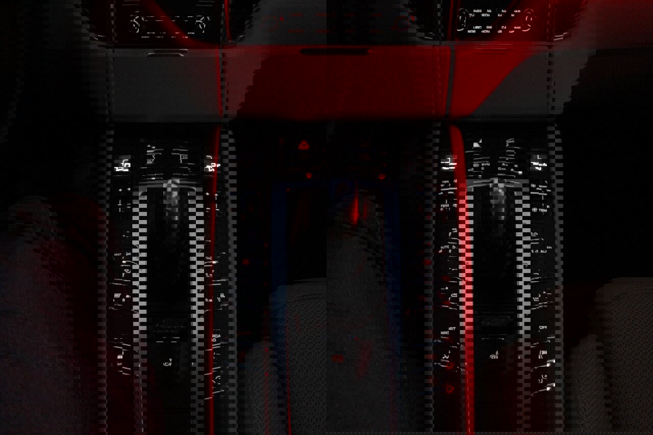 Used 2017 Porsche Macan S image 8