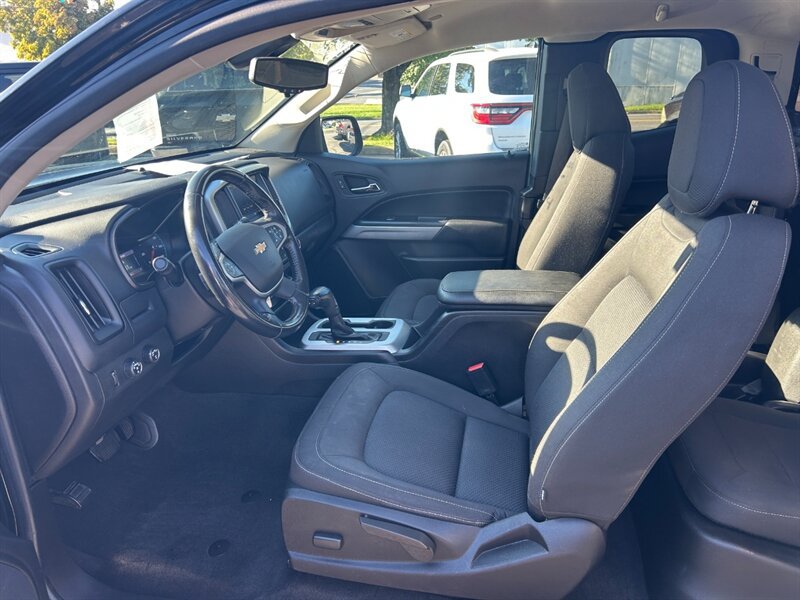 Used 2020 Chevrolet Colorado LT w/ LT Convenience Package AWD/4WD image 9