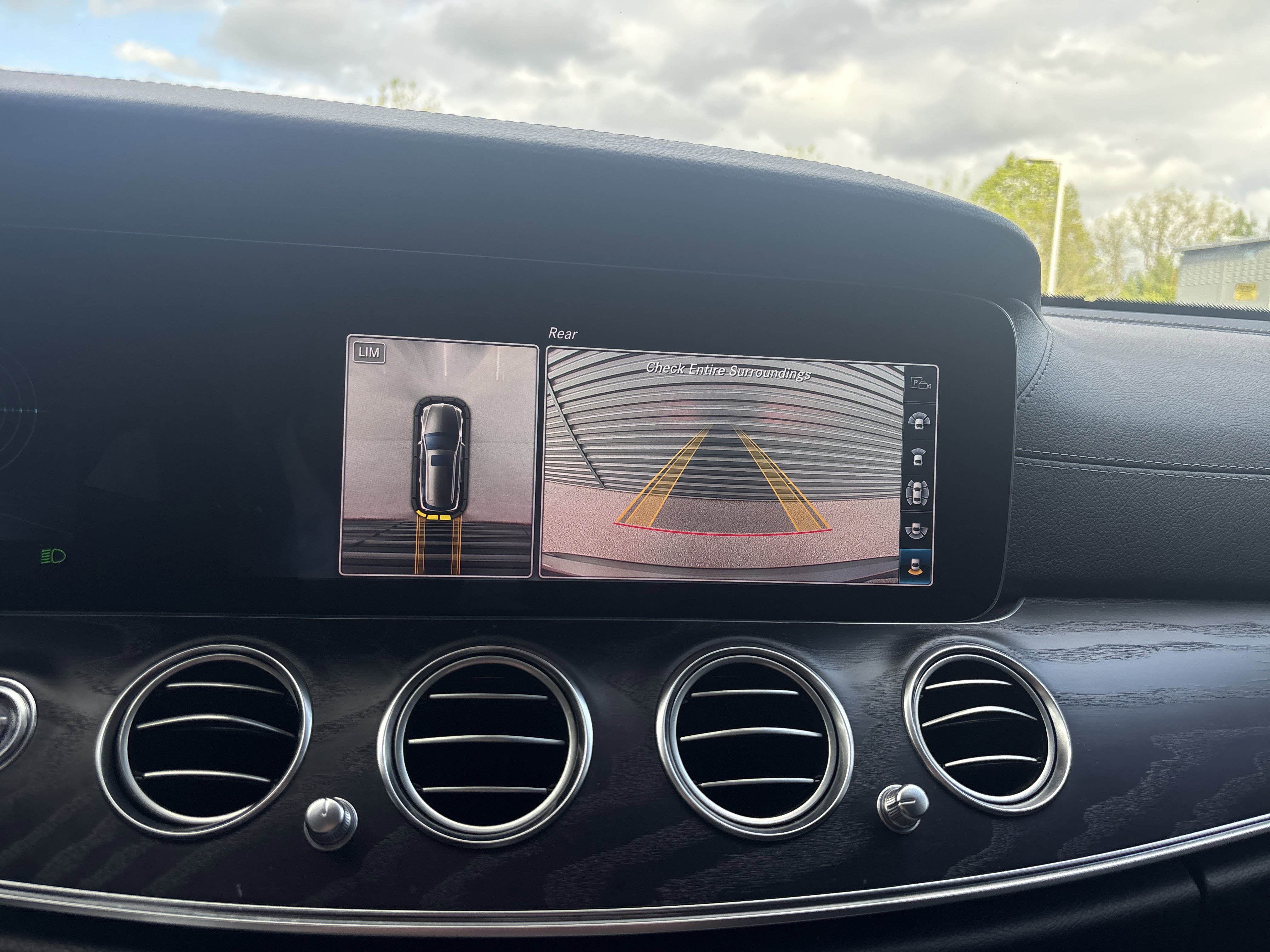 Used 2018 Mercedes-Benz E 400 4MATIC Wagon image 19