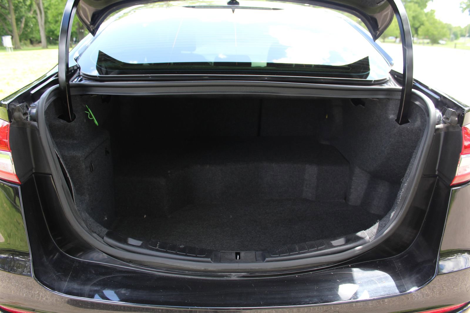 Used 2020 Ford Fusion SE FWD image 21