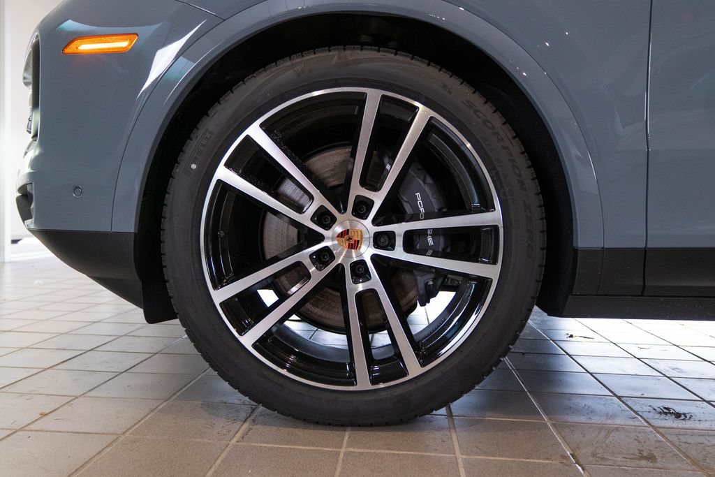 New 2026 Porsche Cayenne Coupe AWD/4WD image 11