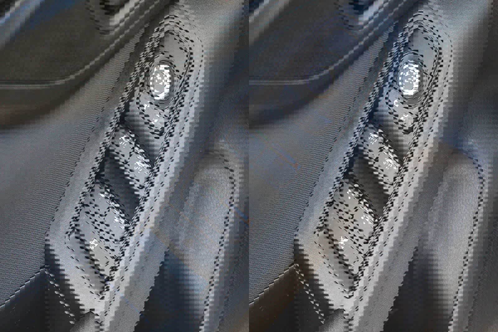 Used 2023 Subaru Crosstrek 2.0i Premium AWD/4WD image 28