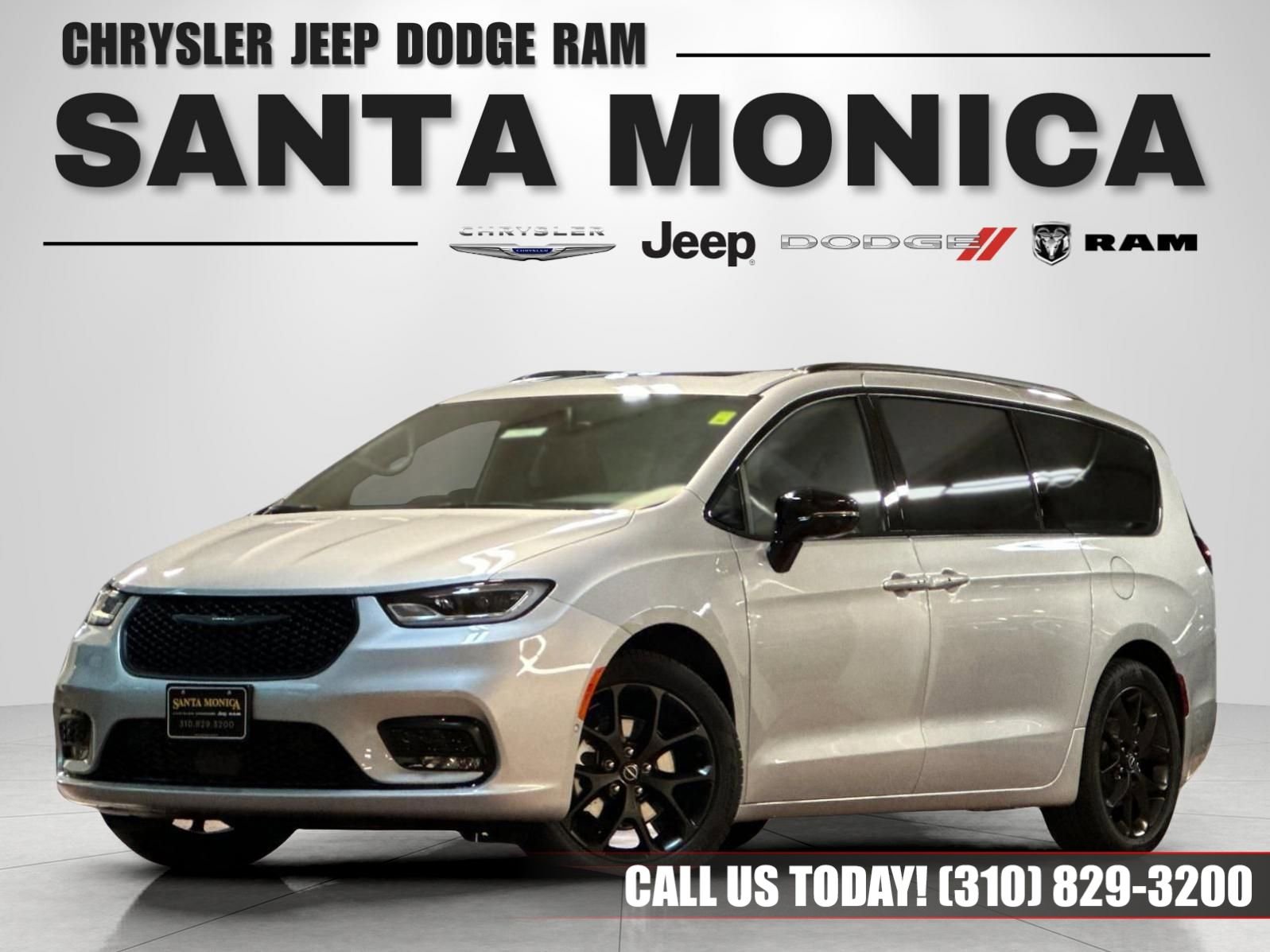 New 2026 Chrysler Pacifica Limited w/ Uconnect Theater Family Group image 1