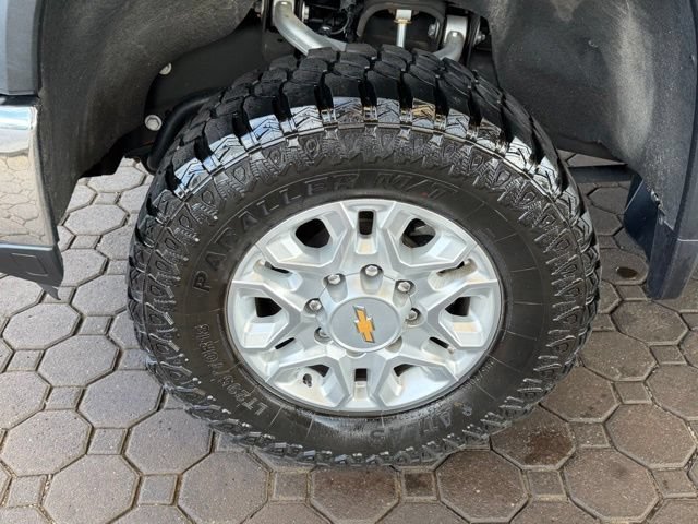 Used 2024 Chevrolet Silverado 2500 LT w/ Convenience Package AWD/4WD image 6