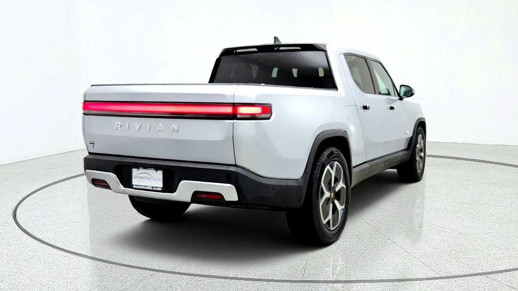 Used 2024 Rivian R1T Adventure Dual AWD/4WD image 5