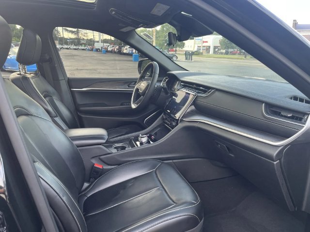Used 2025 Jeep Grand Cherokee L Limited w/ Luxury Tech Group II AWD/4WD image 8