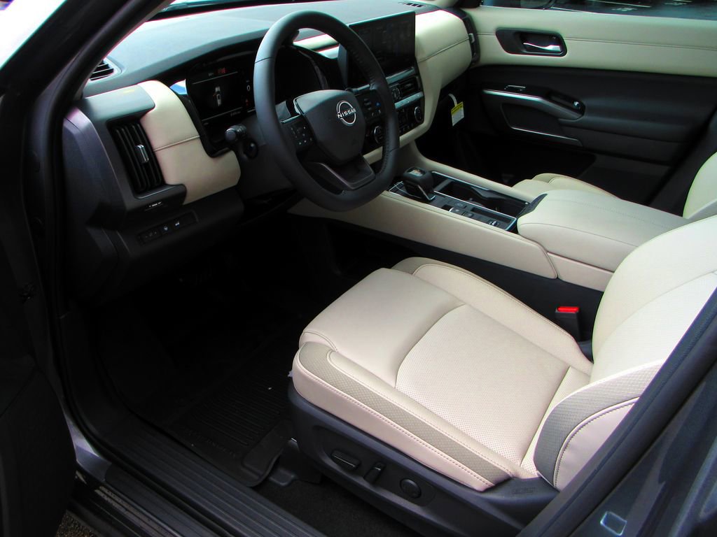 New 2026 Nissan Pathfinder SL w/ SL Premium Package image 13