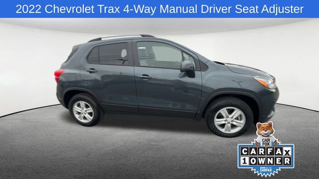Used 2022 Chevrolet Trax LT w/ LT Convenience Package image 10