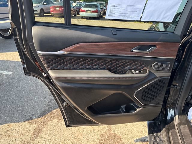 Used 2025 Jeep Grand Cherokee L Summit w/ Advanced Protech Group IV AWD/4WD image 20