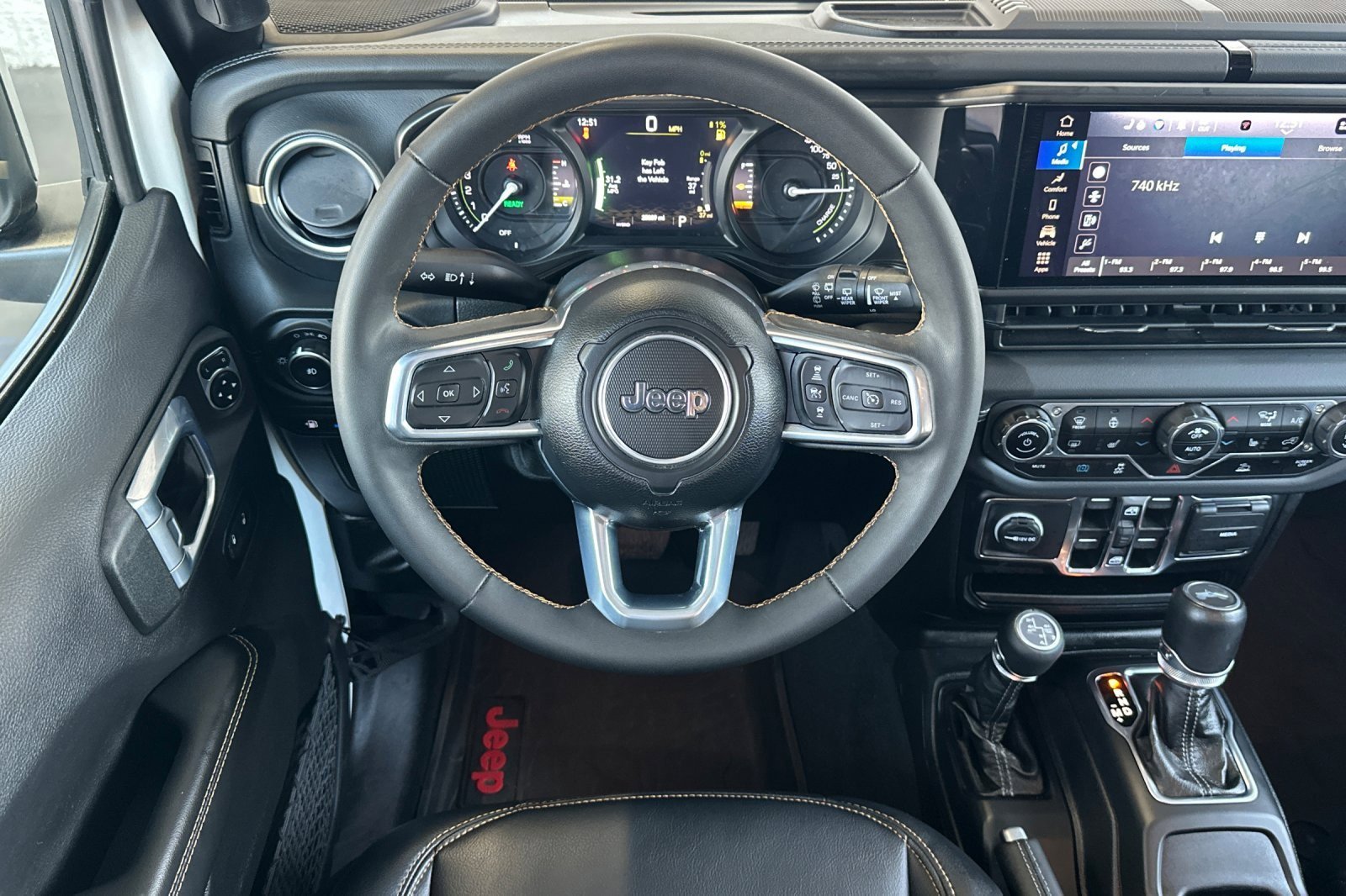 Used 2024 Jeep Wrangler Unlimited Sahara AWD/4WD image 13