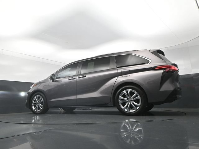 Used 2022 Toyota Sienna Platinum FWD image 37