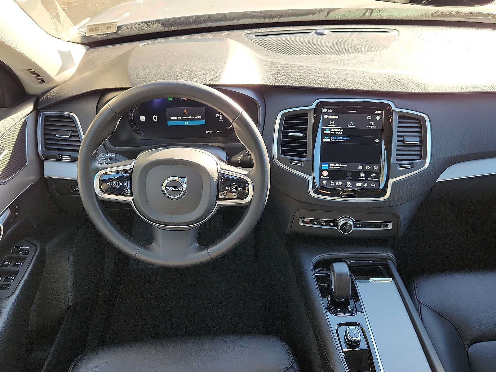 Certified 2023 Volvo XC90 B5 Core w/ Protection Package Premier AWD/4WD image 11
