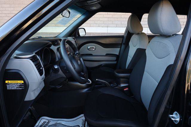 Used 2016 Kia Soul FWD image 14