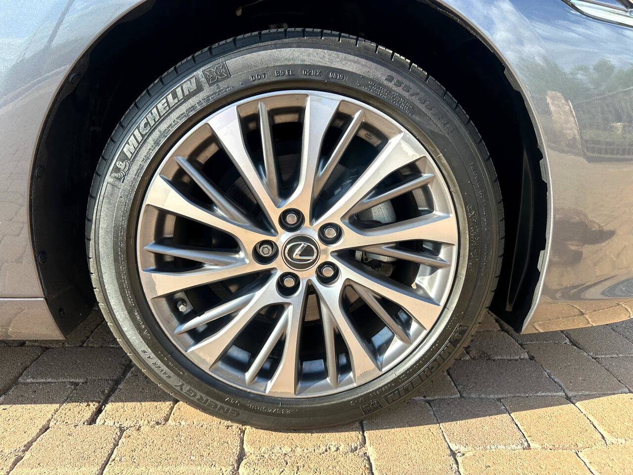 Used 2020 Lexus ES 350 w/ Luxury Package image 10