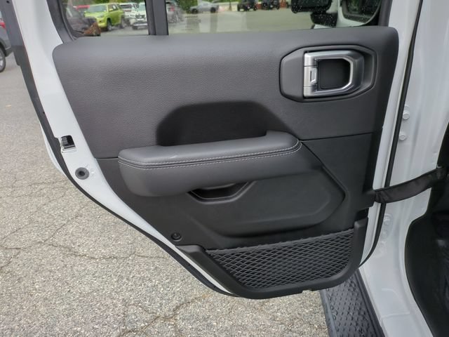 Used 2023 Jeep Gladiator Overland AWD/4WD image 28