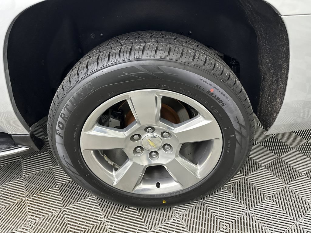 Used 2019 Chevrolet Suburban Premier RWD image 24