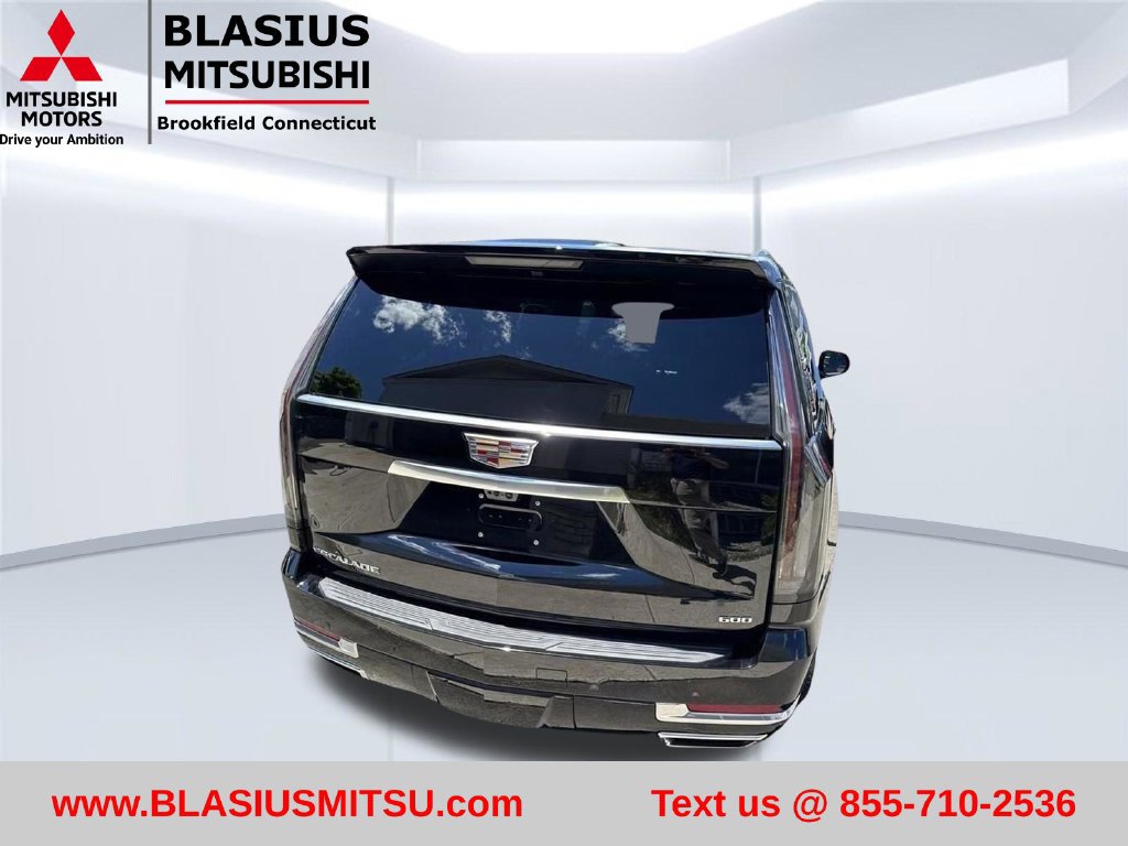 Used 2026 Cadillac Escalade Luxury AWD/4WD image 14