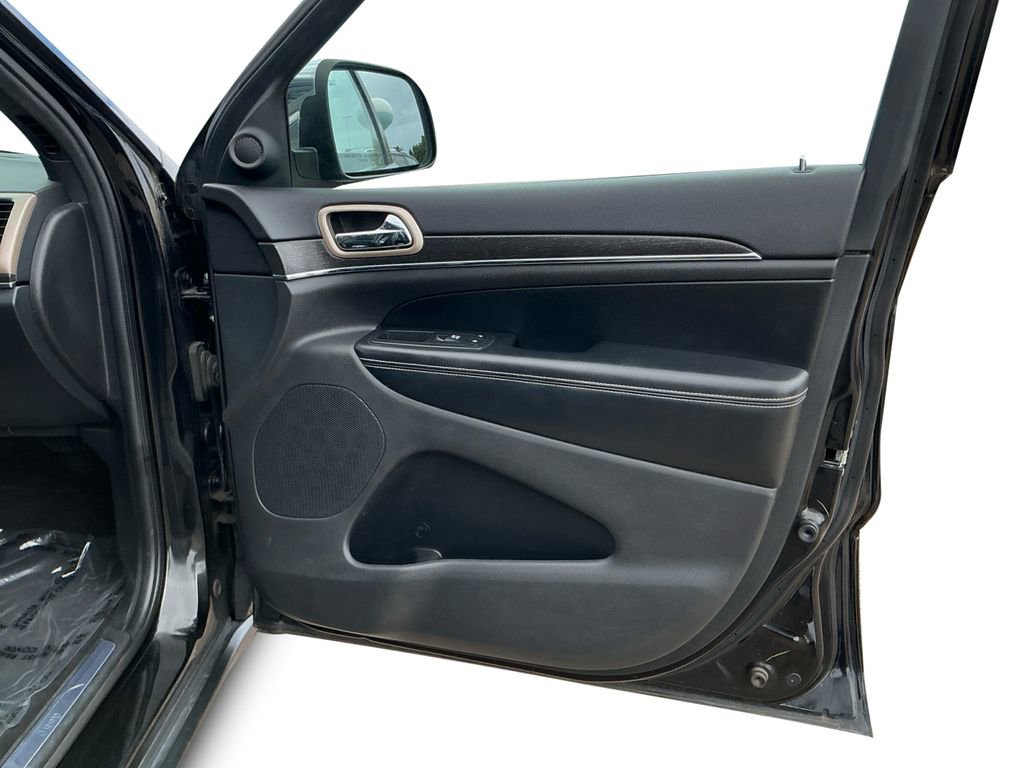 Used 2016 Jeep Grand Cherokee Limited w/ Luxury Group II AWD/4WD image 16