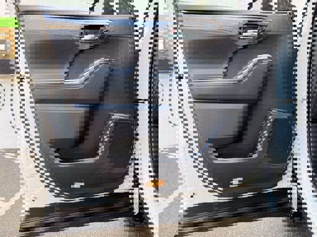 Used 2022 Toyota Highlander Limited image 33