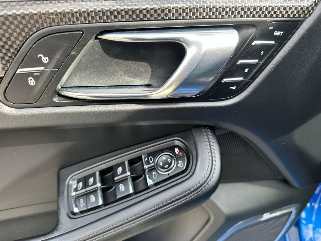 Certified 2018 Porsche Macan Turbo AWD/4WD image 17