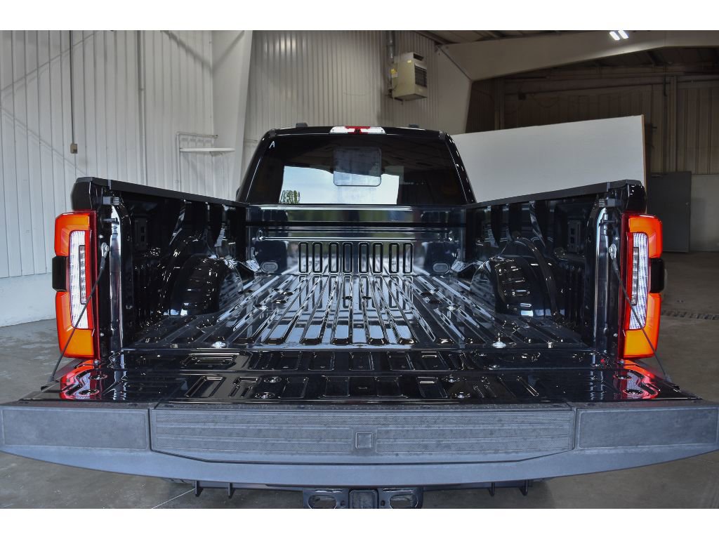 New 2025 Ford F350 Platinum w/ FX4 Off-Road Package image 8