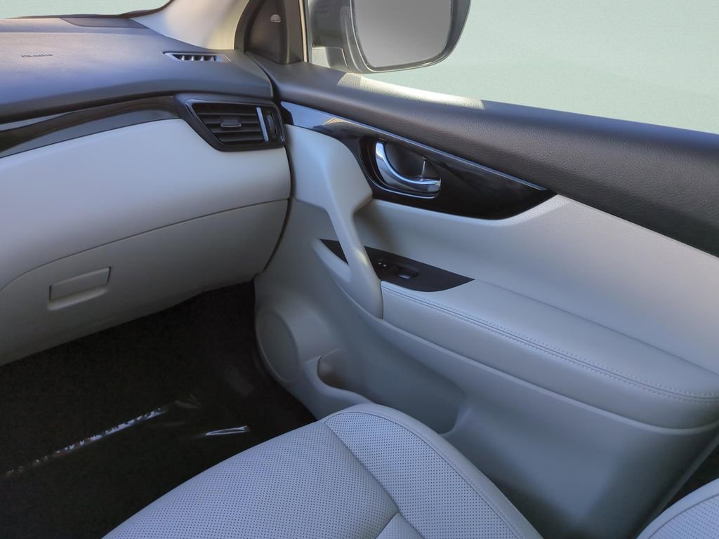 Certified 2022 Nissan Rogue Sport SL image 16