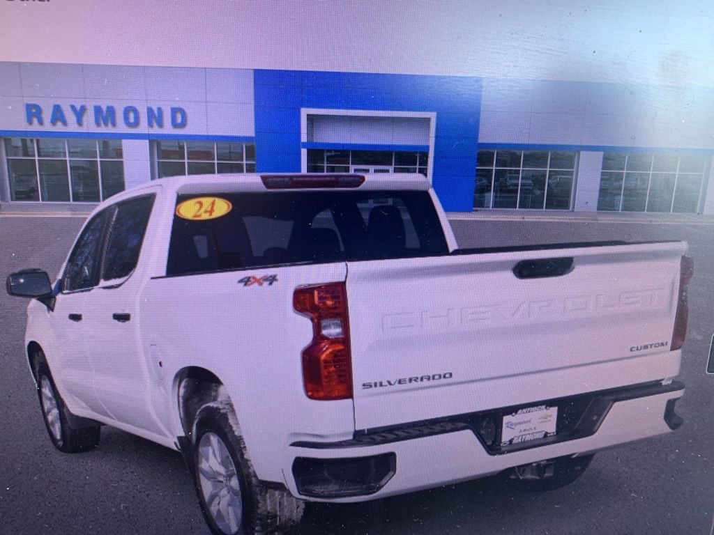 Used 2024 Chevrolet Silverado 1500 Custom AWD/4WD image 5